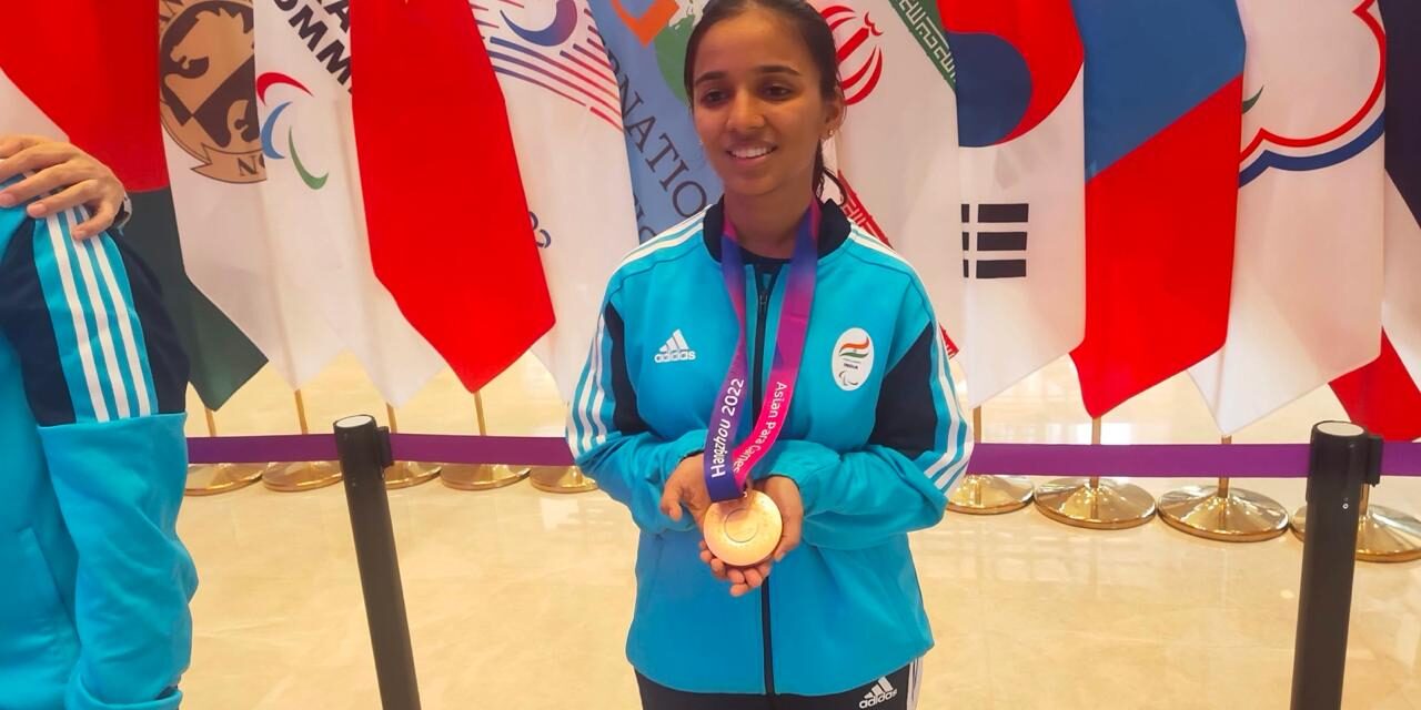 himanshi with medal